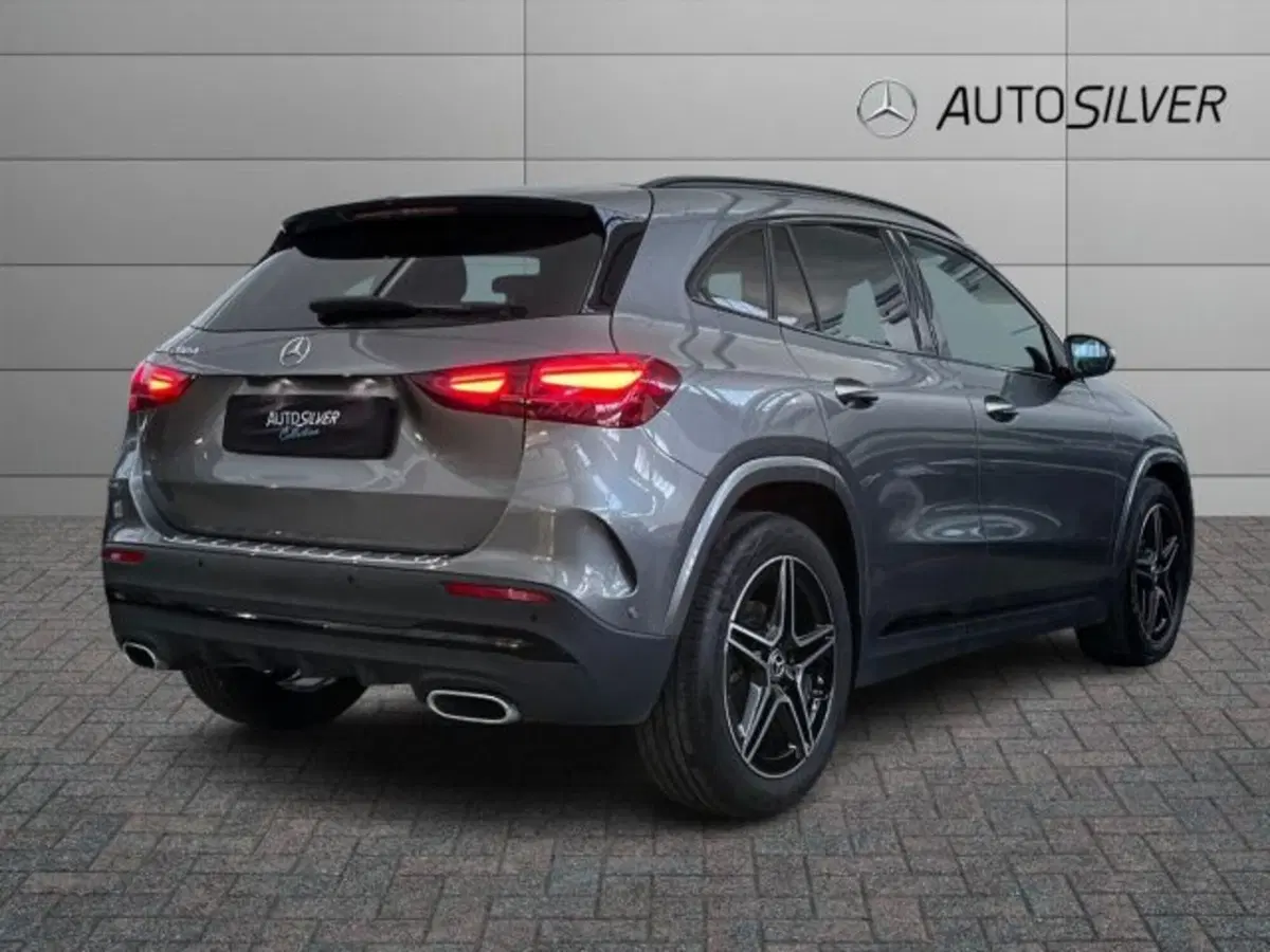 Mercedes-Benz GLA SUV nuova a Verona (2)