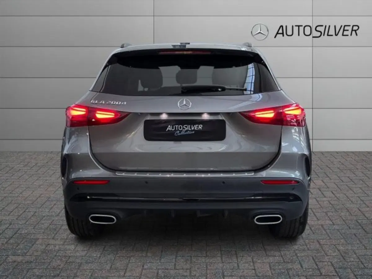 Mercedes-Benz GLA SUV nuova a Verona (4)