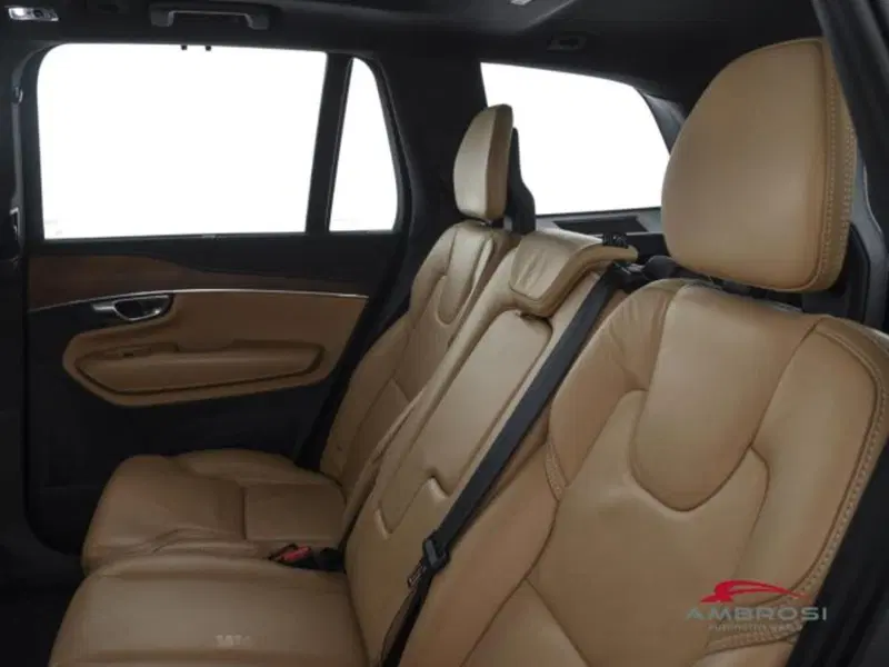 Volvo XC90 usata a Perugia (10)