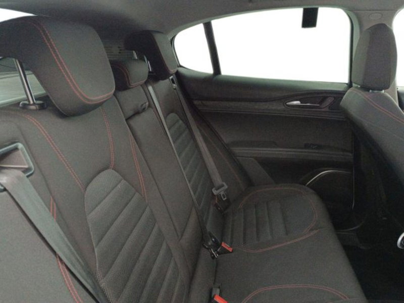 Alfa Romeo Stelvio usata a Catania (11)