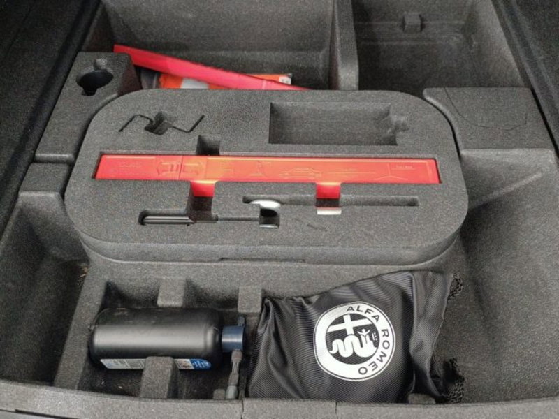 Alfa Romeo Stelvio usata a Catania (13)