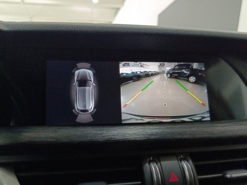 Alfa Romeo Stelvio usata a Catania (16)