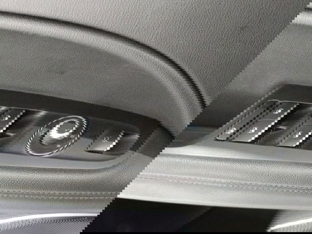 Alfa Romeo Stelvio usata a Catania (20)