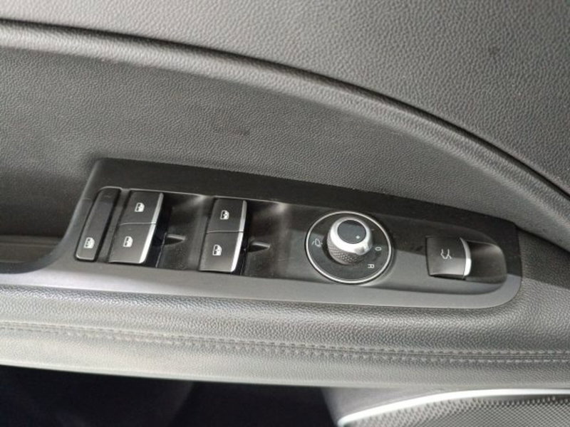 Alfa Romeo Stelvio usata a Catania (20)