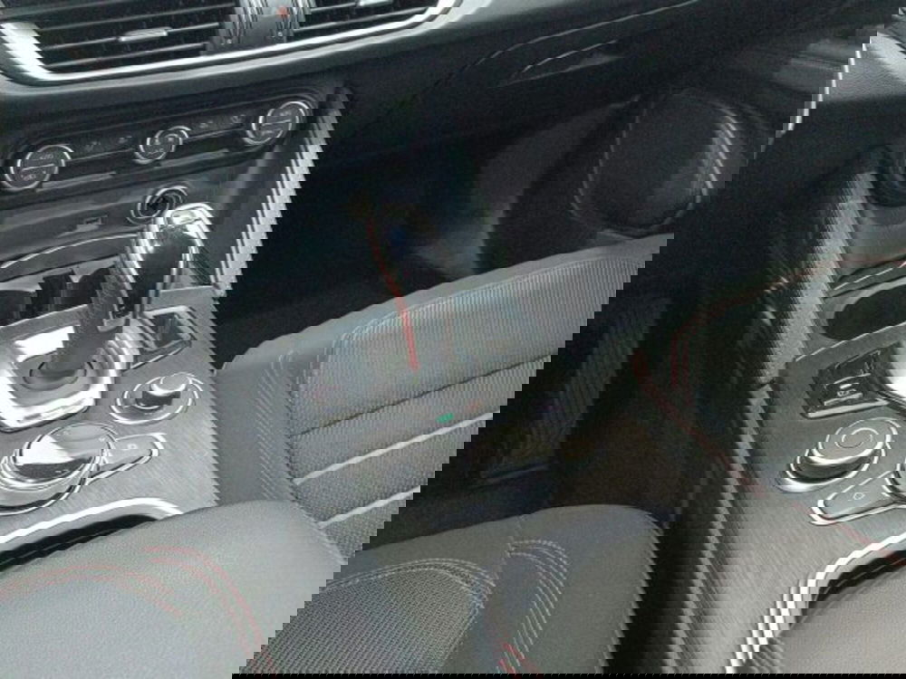 Alfa Romeo Stelvio usata a Catania (8)