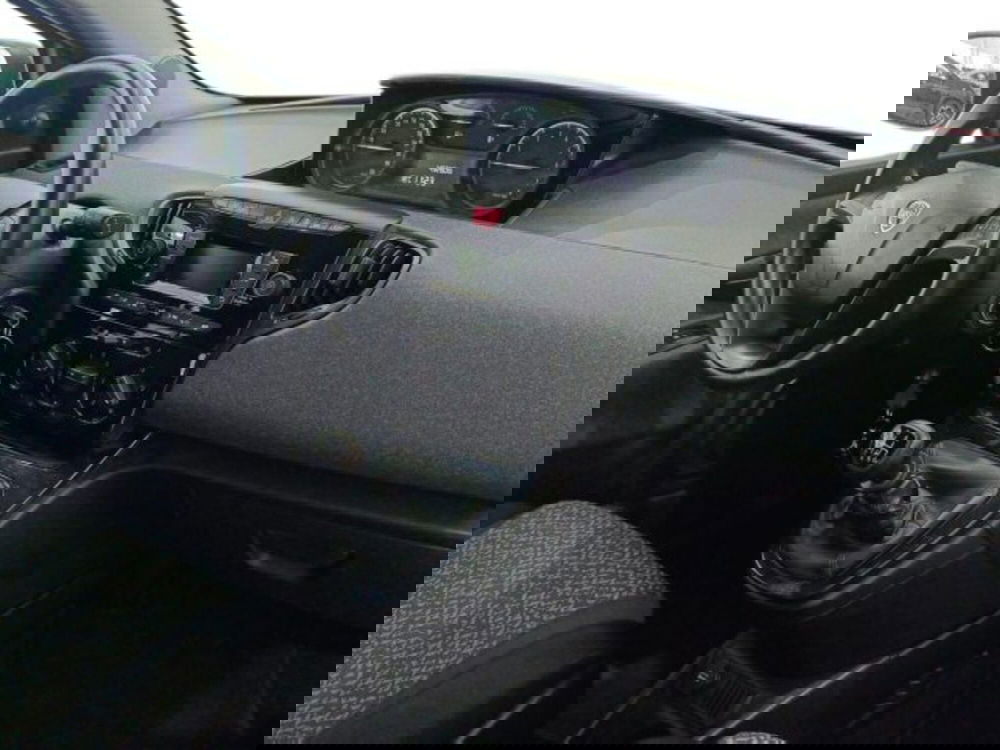 Lancia Ypsilon usata a Catania (9)