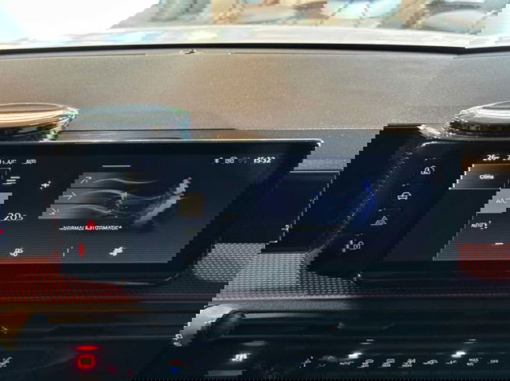 Lancia Ypsilon nuova a Sondrio (19)