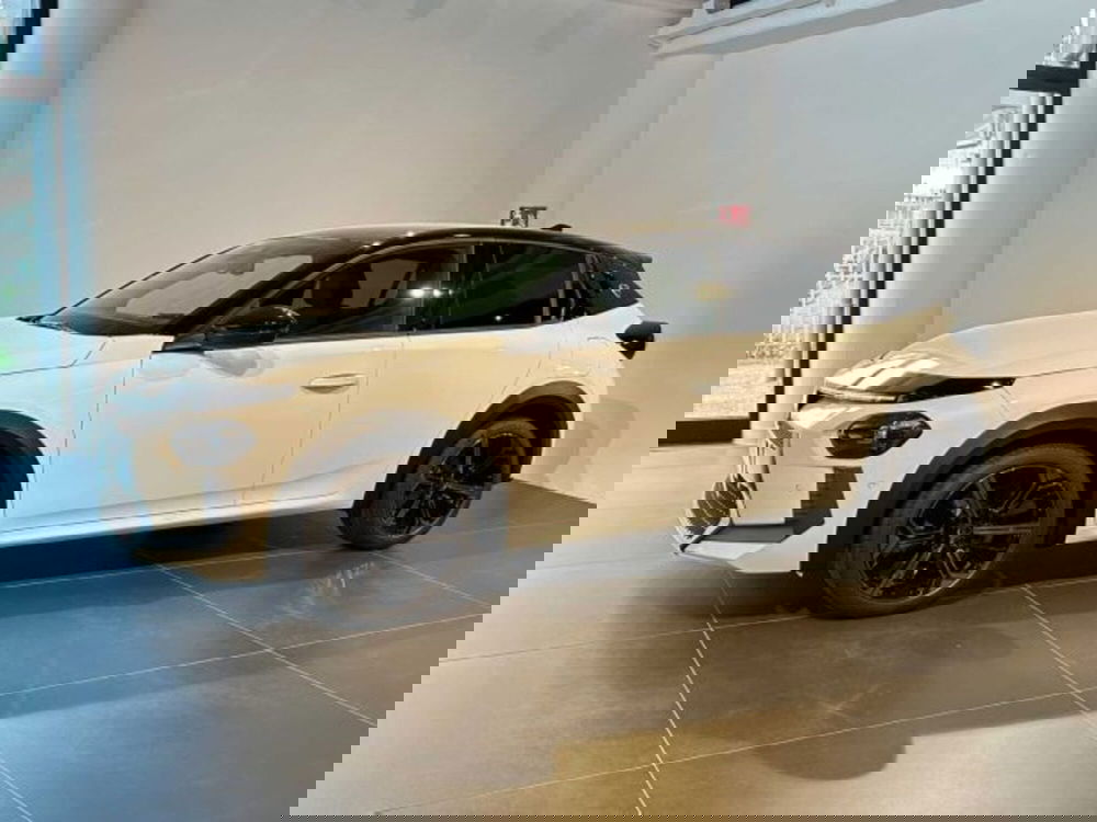 Lancia Ypsilon nuova a Sondrio (2)