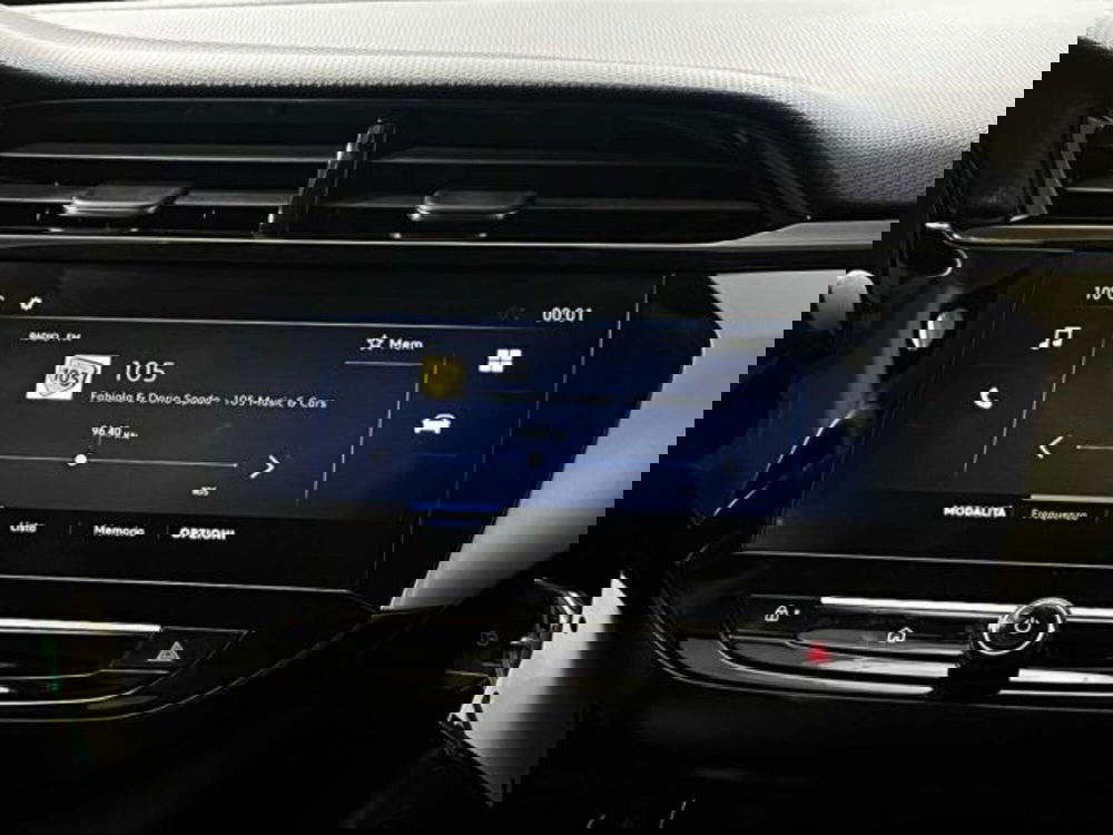 Opel Corsa nuova a Sondrio (17)