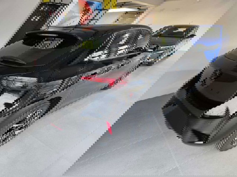 Opel Corsa nuova a Sondrio (5)