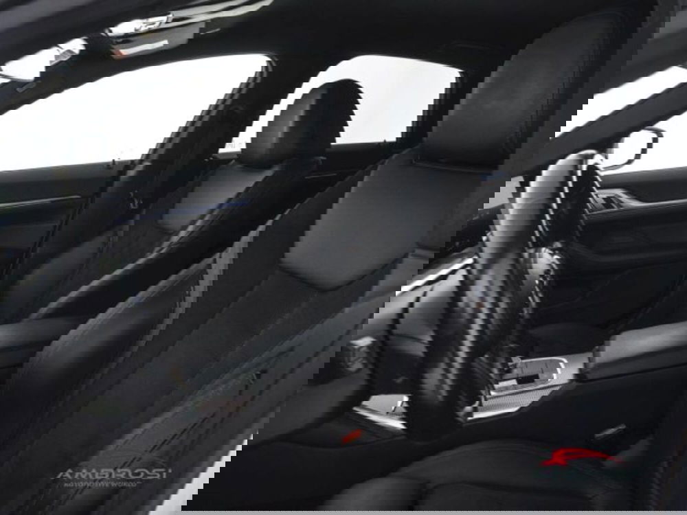 BMW i4 usata a Perugia (9)