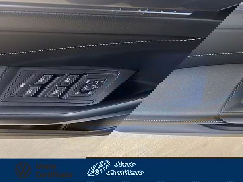 Volkswagen T-Roc usata a Vicenza (16)