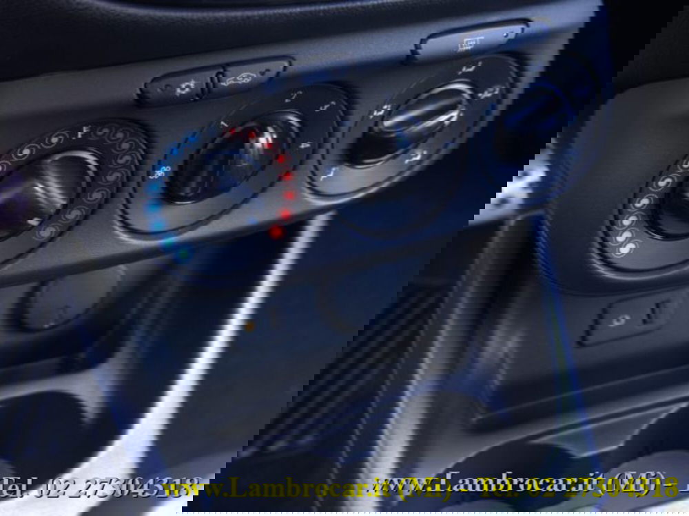 Opel Corsa usata a Milano (9)