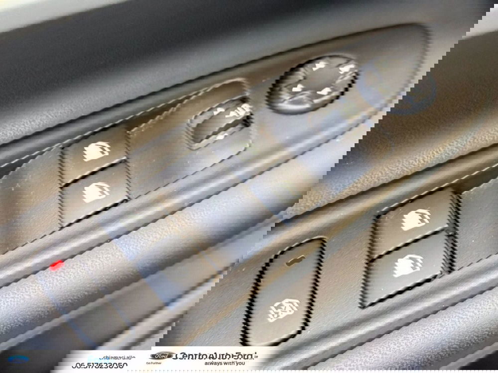 Jeep Avenger usata a Roma (19)