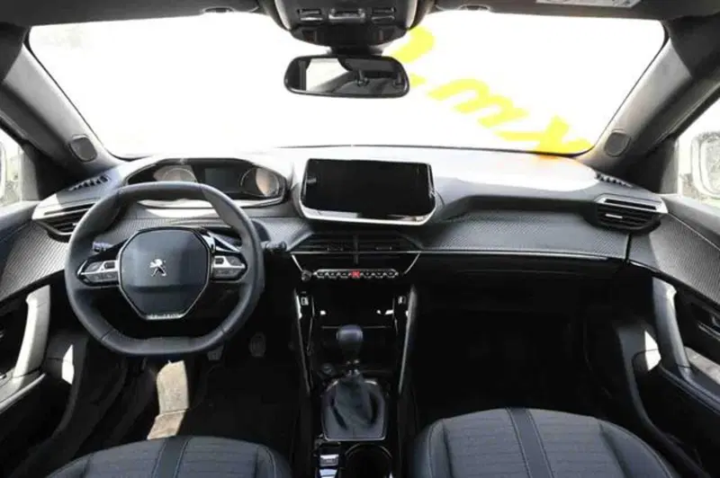 Peugeot 2008 nuova a Torino (7)