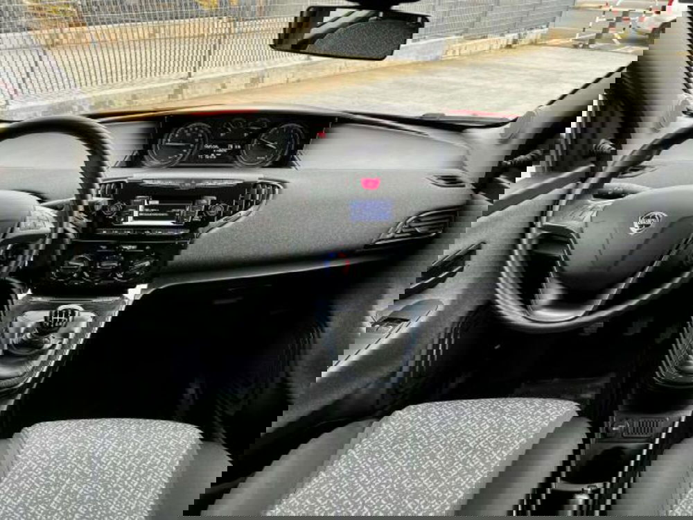 Lancia Ypsilon usata a Savona (14)
