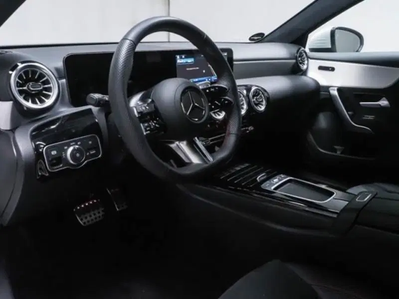 Mercedes-Benz Classe A usata a Milano (8)