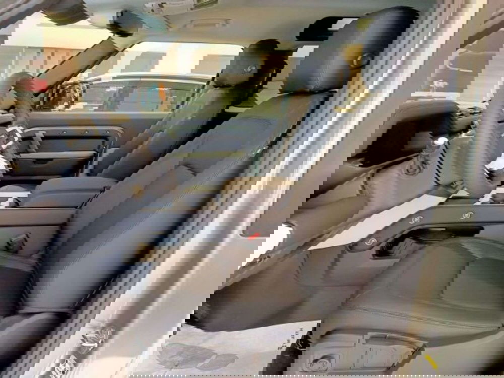 Land Rover Defender nuova a Firenze (13)