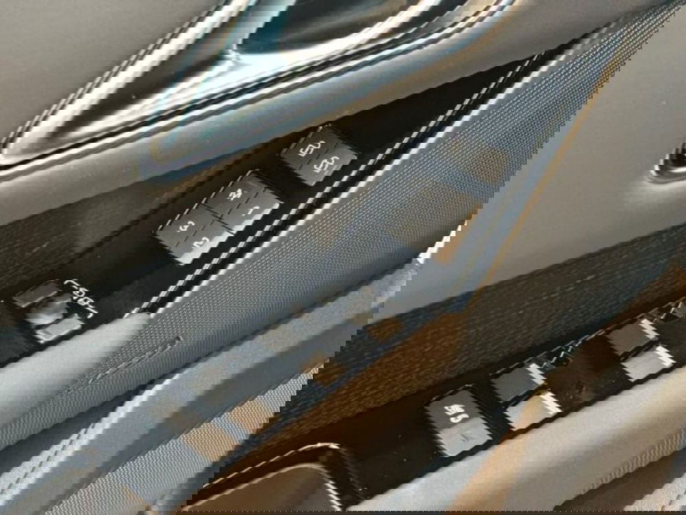 Land Rover Range Rover Velar nuova a Modena (12)