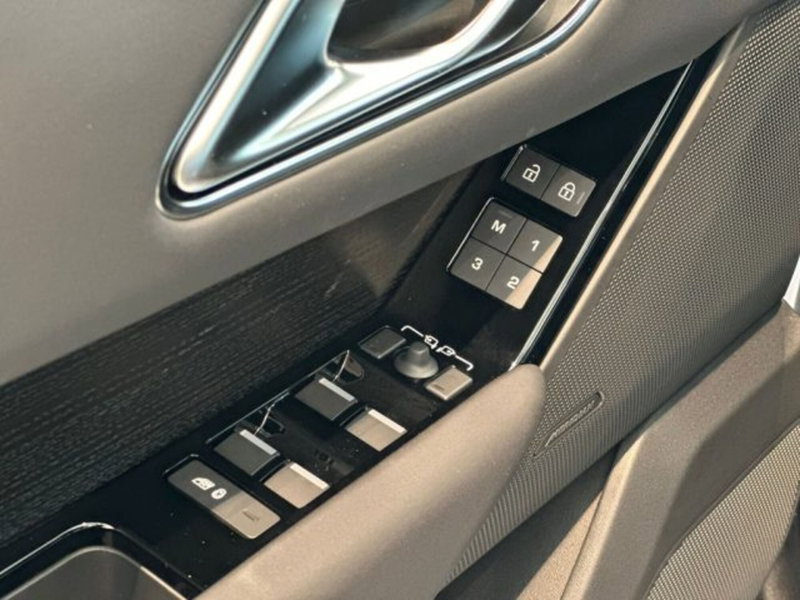 Land Rover Range Rover Velar nuova a Modena (12)