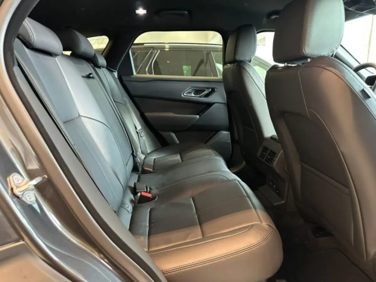 Land Rover Range Rover Velar nuova a Modena (9)