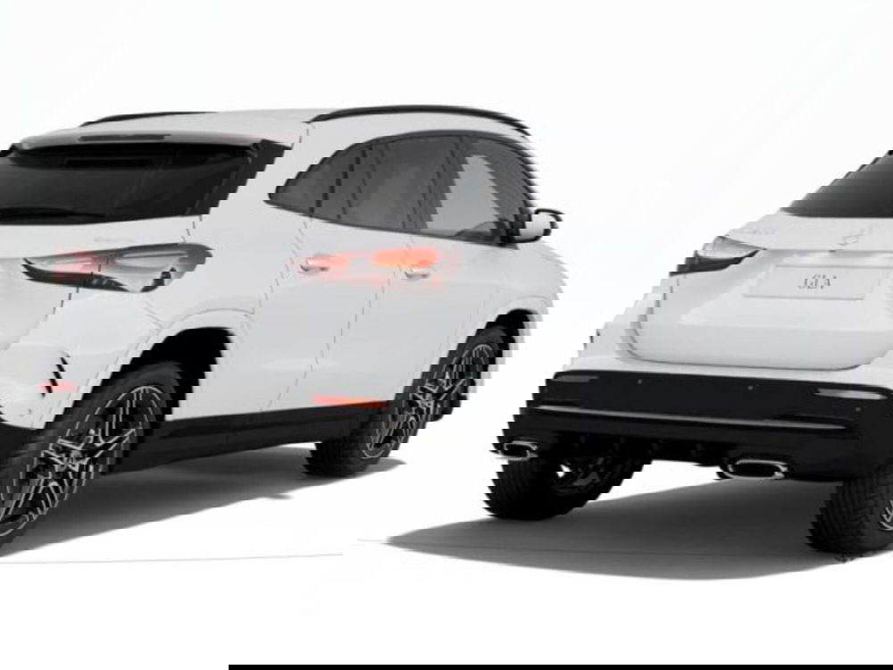 Mercedes-Benz GLA SUV nuova a Verona (2)