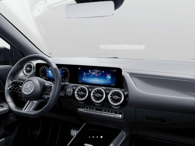 Mercedes-Benz GLA SUV nuova a Verona (8)