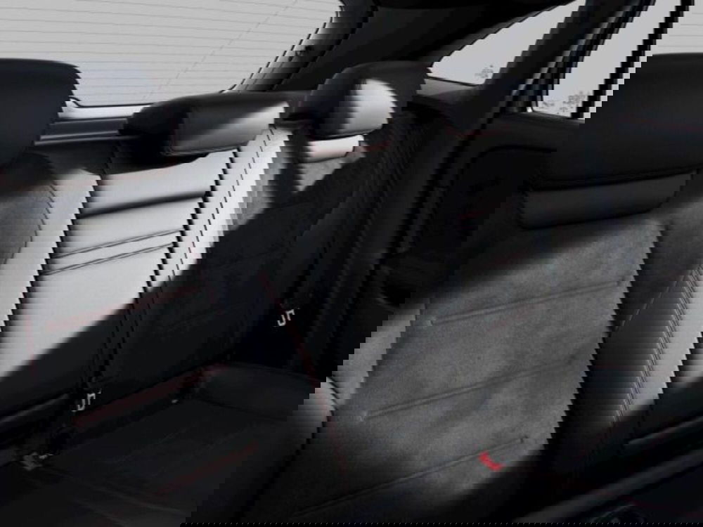 Mercedes-Benz GLA SUV nuova a Verona (7)