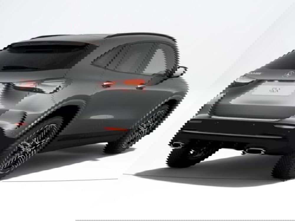 Mercedes-Benz GLA SUV nuova a Verona (2)