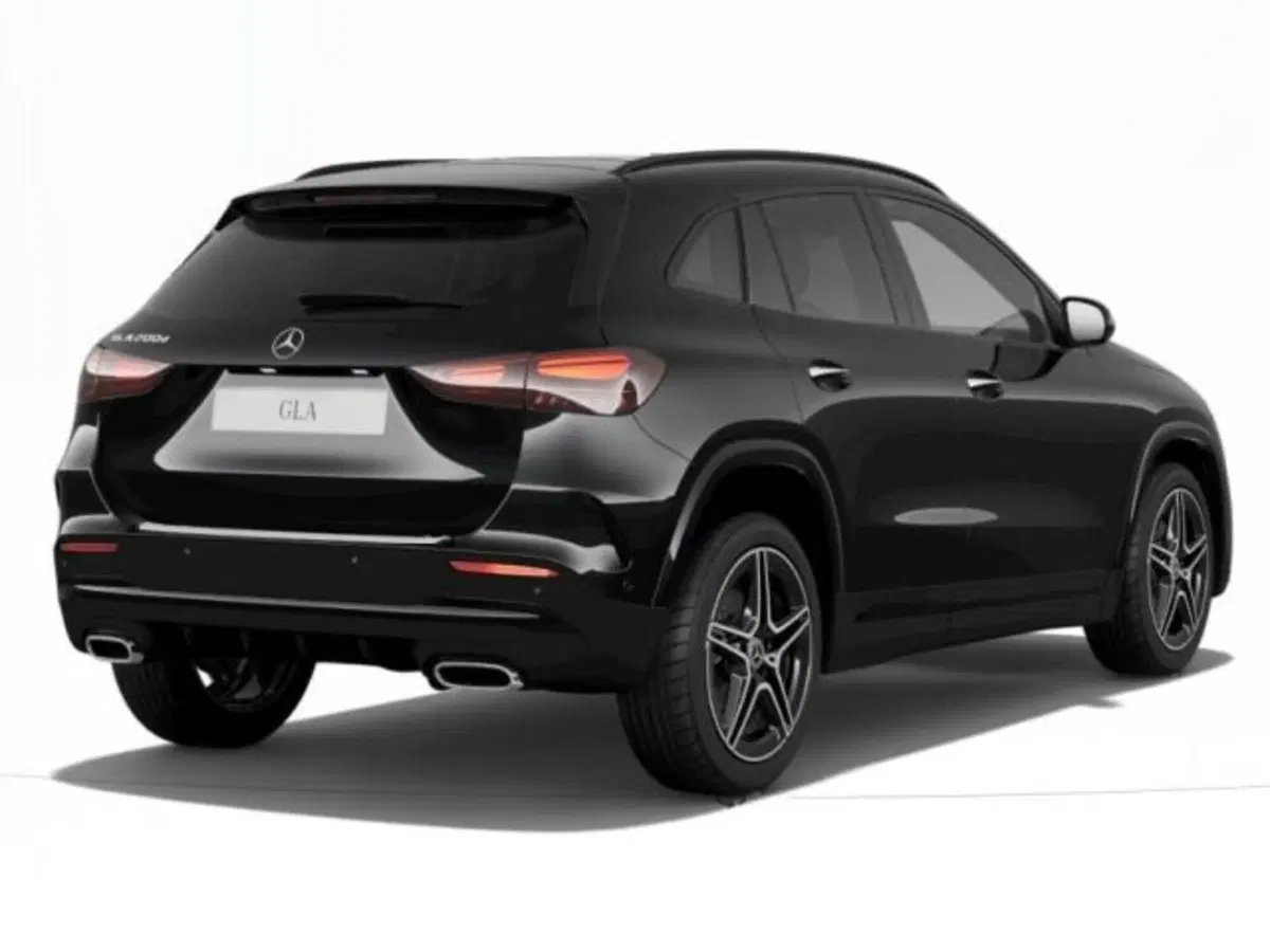 Mercedes-Benz GLA SUV nuova a Verona (2)