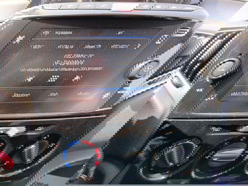 Lancia Ypsilon usata a Bari (17)