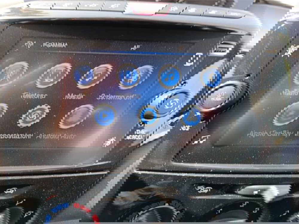 Lancia Ypsilon usata a Bari (18)