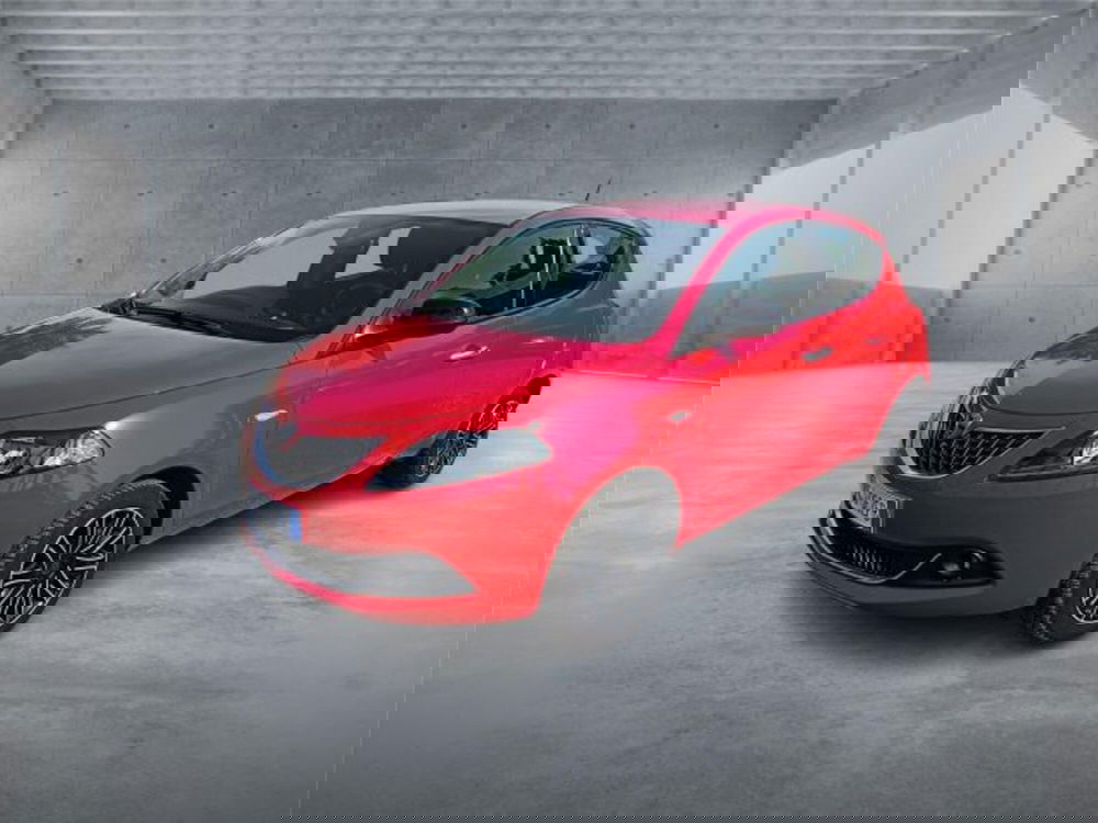 Lancia Ypsilon usata a Bari (3)