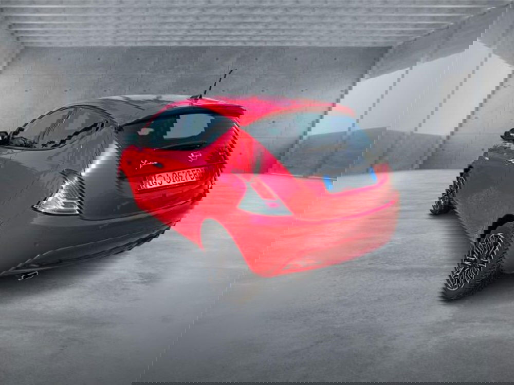 Lancia Ypsilon usata a Bari (4)