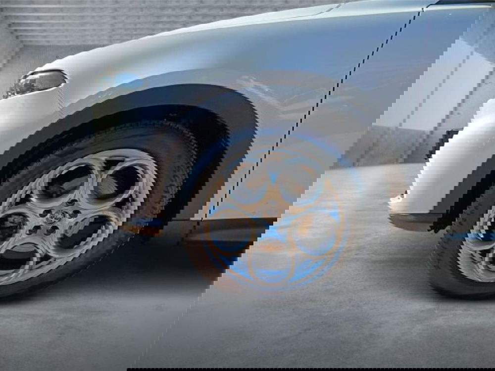 Alfa Romeo Tonale usata a Bari (8)