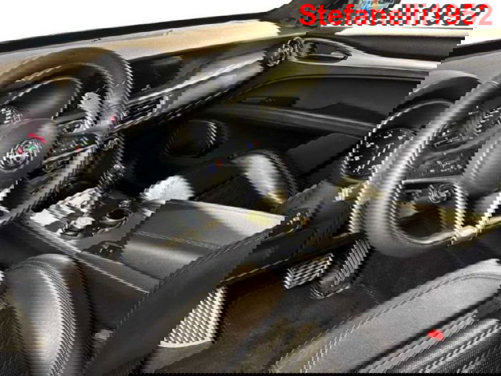 Alfa Romeo Stelvio usata a Bologna (11)
