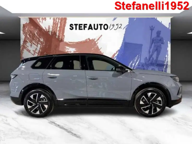 Opel Grandland nuova a Bologna (2)