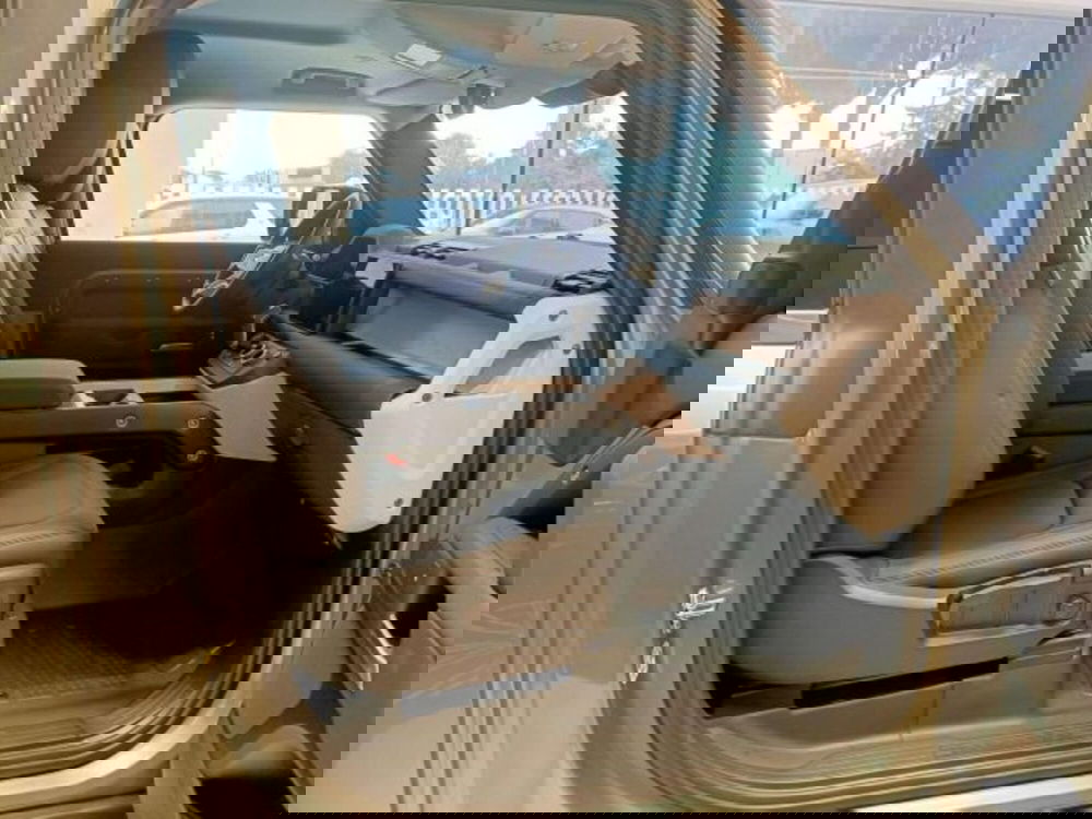 Land Rover Defender nuova a Firenze (10)