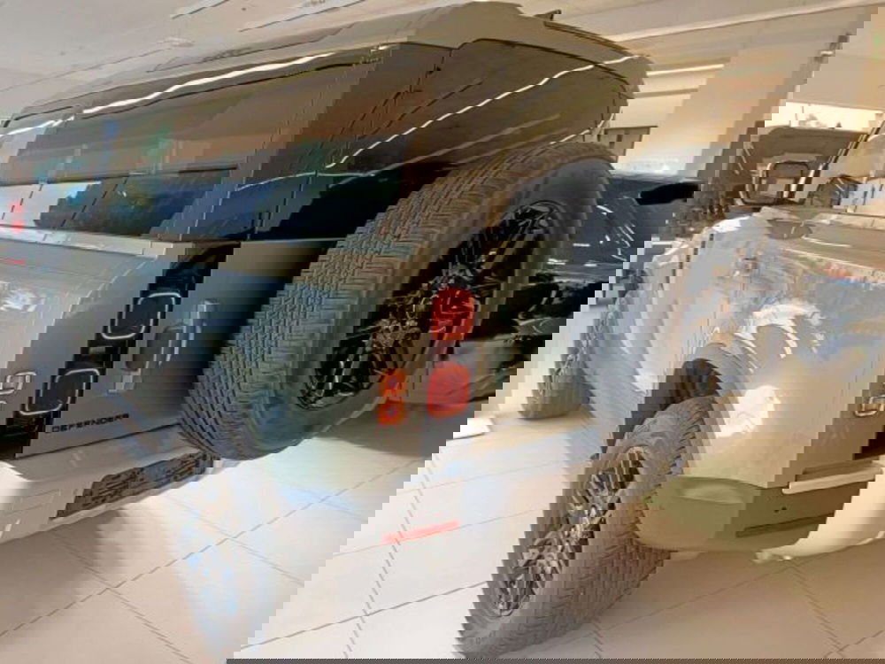 Land Rover Defender nuova a Firenze (6)