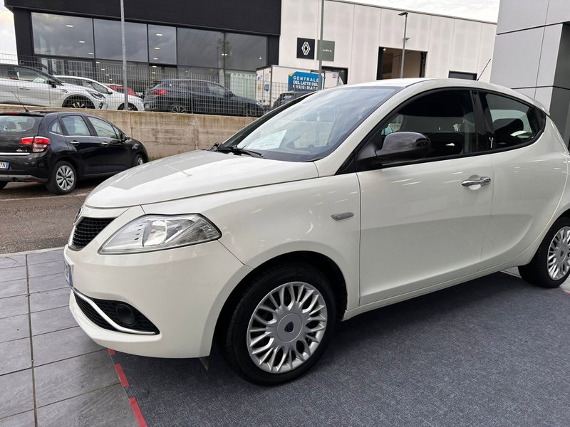 Lancia Ypsilon usata a Frosinone (10)