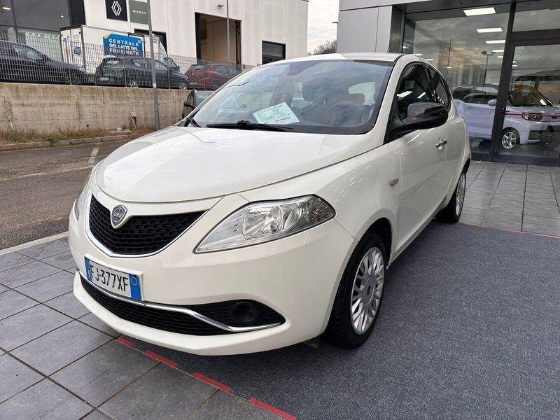 Lancia Ypsilon usata a Frosinone (11)