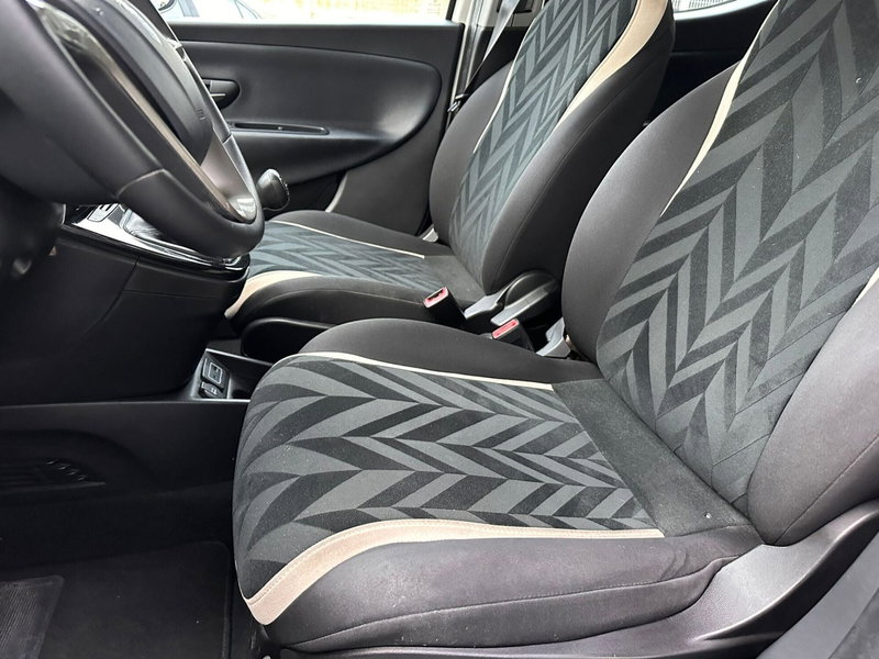 Lancia Ypsilon usata a Frosinone (4)