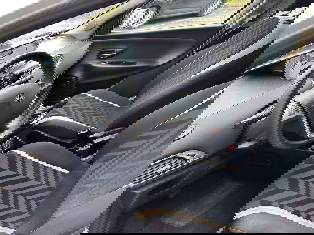 Lancia Ypsilon usata a Frosinone (5)