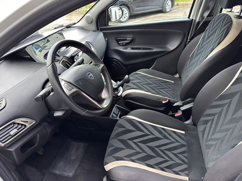 Lancia Ypsilon usata a Frosinone (5)