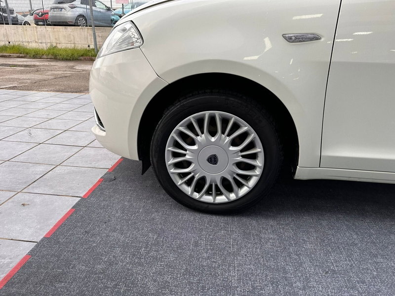 Lancia Ypsilon usata a Frosinone (7)