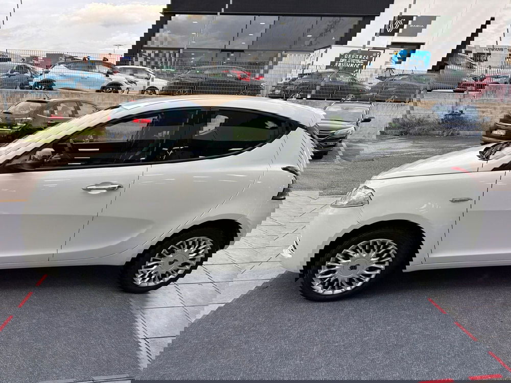 Lancia Ypsilon usata a Frosinone (8)