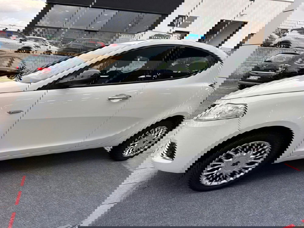 Lancia Ypsilon usata a Frosinone (9)