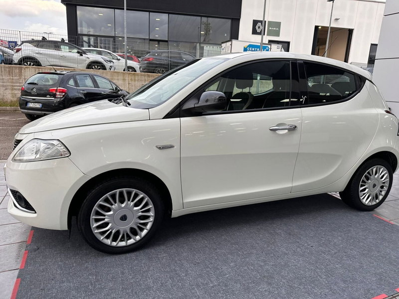 Lancia Ypsilon usata a Frosinone (9)