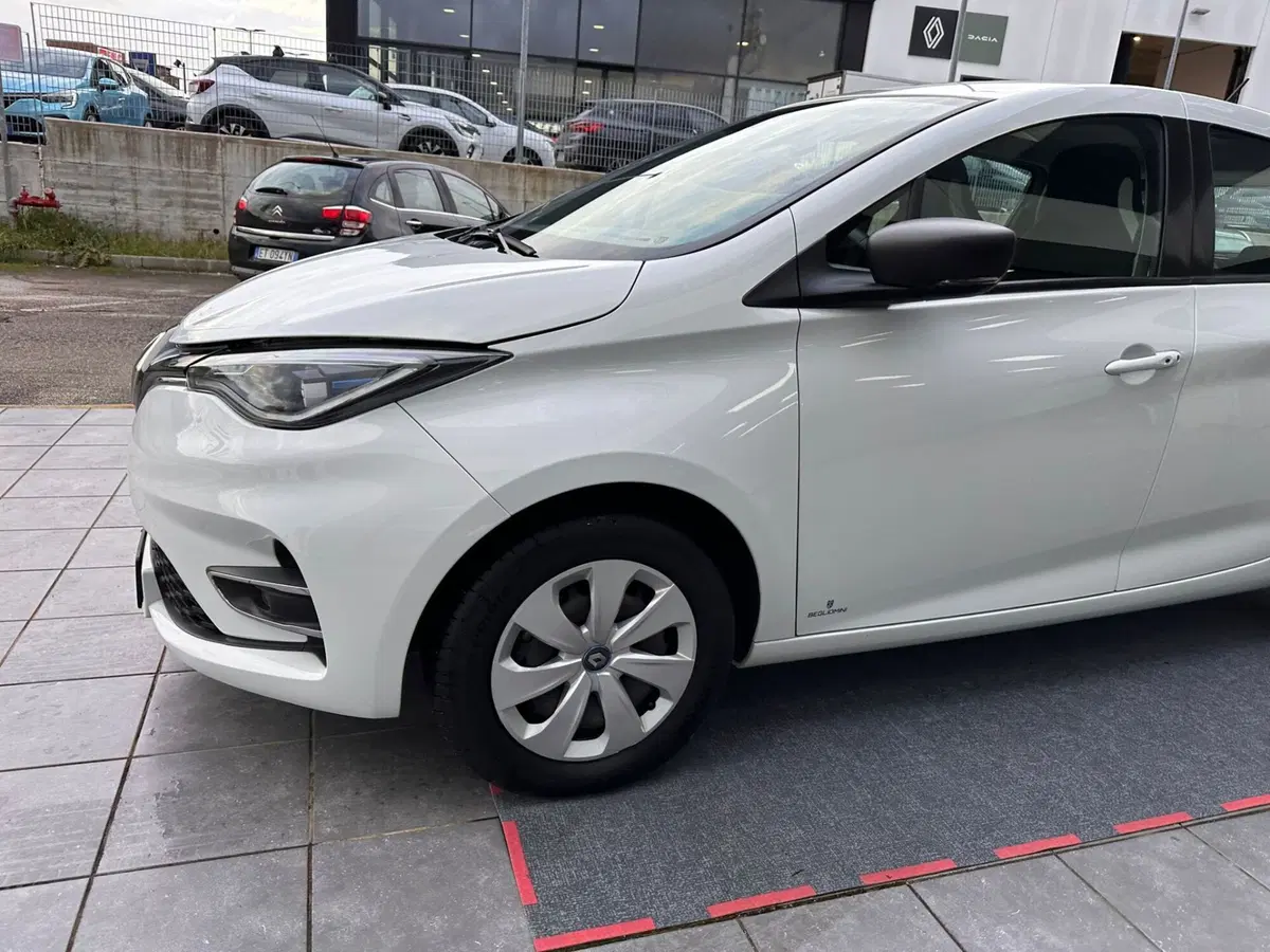 Renault Zoe usata a Frosinone (6)