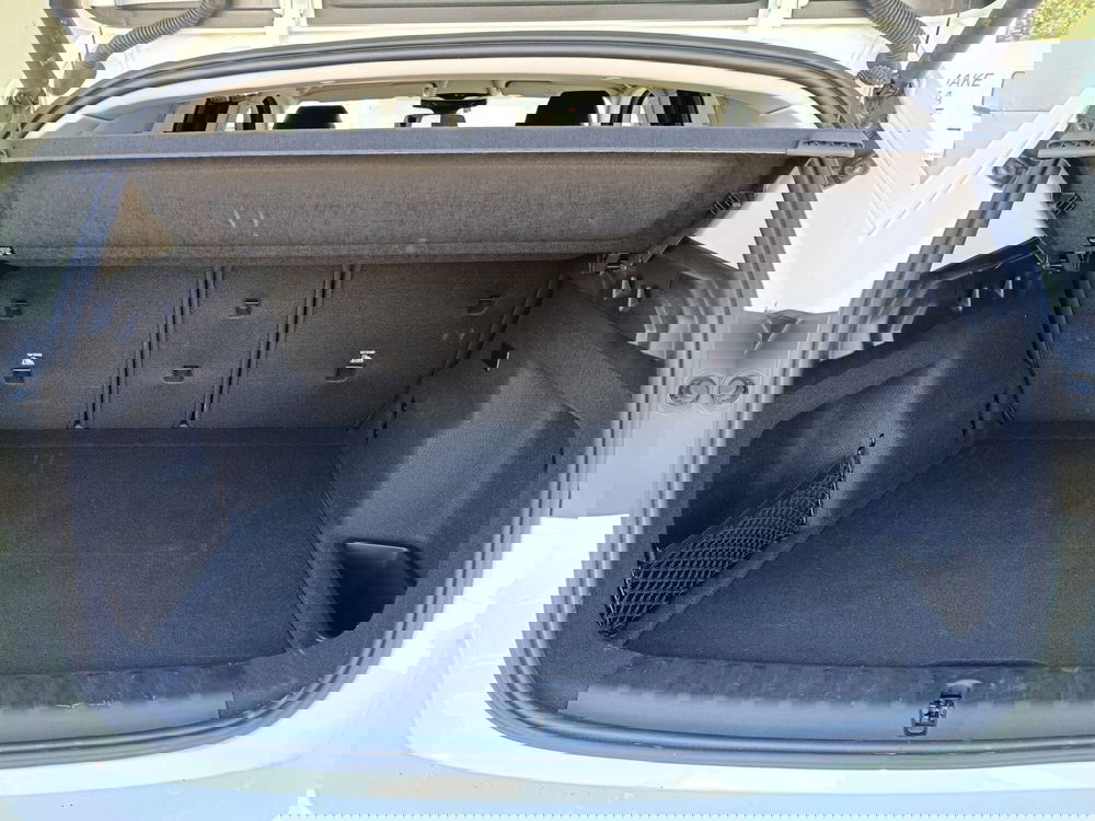 BMW iX1 usata a Ascoli Piceno (14)